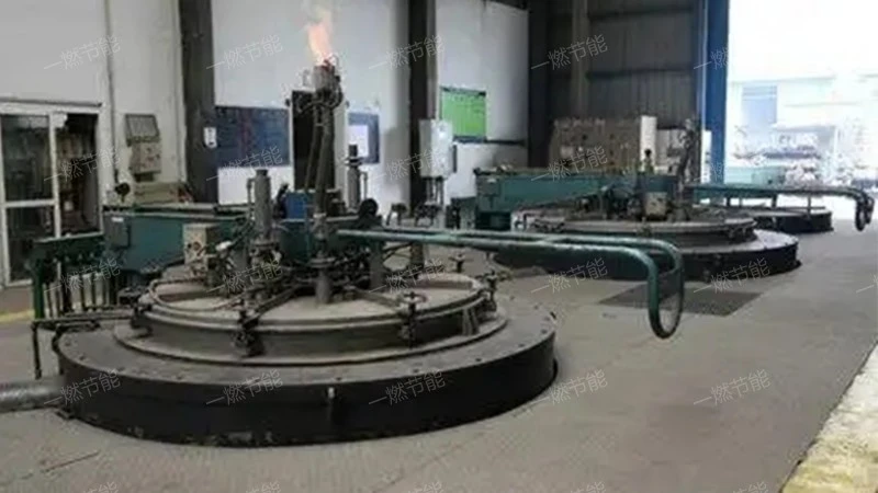 Well type annealing heating furnace