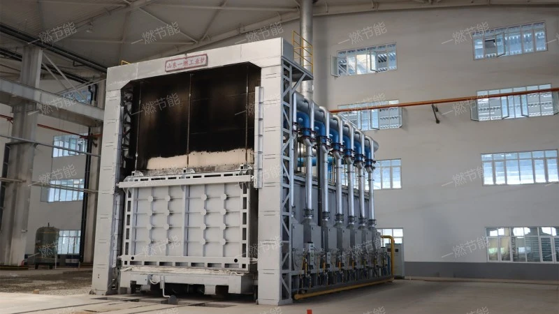 Fully automatic heat treatment heating furnace